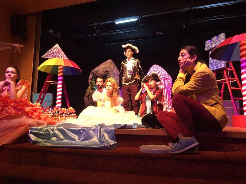 Pınar Çocuk Tiyatrosu, çocukları masal dünyasıyla buluşturuyor