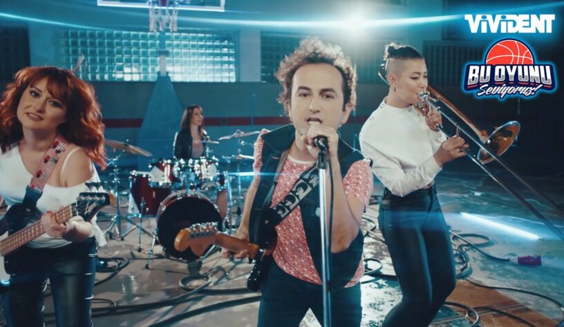 Vivident, basketbola destek kampanyasını yeni bir şarkıyla taçlandırıyor