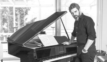 Emre Irmak: "Hit üretmeliyiz, sıradan bir reklam cingılı değil"