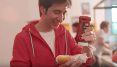 Tat Ketçap şişesini yeniledi