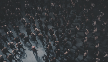 Karşı karşıya kalan bir F1 pilotu ve 124 boksör