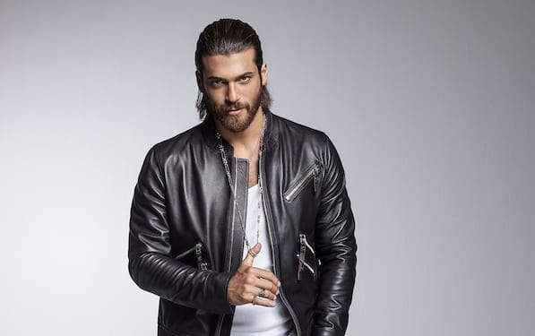 Can Yaman Desa'nın yeni reklam yüzü oldu