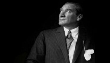 Markalar, Ulu önder Mustafa Kemal Atatürk'ü 10 Kasım'da anıyor