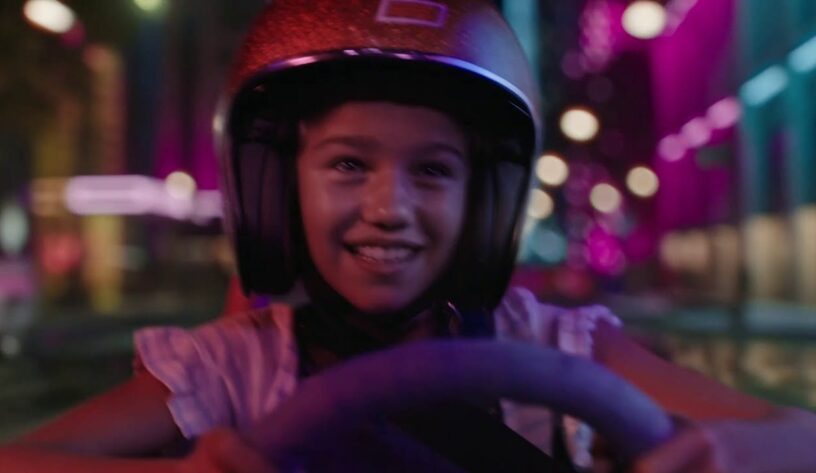 Lego yılbaşı reklamı ile bu küçük tuğlaların büyülü özelliklerini gösteriyor