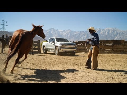 Chevrolet Silverado pickup'ının tanıtımında 70'li yıllardan esinleniliyor-campaigntr